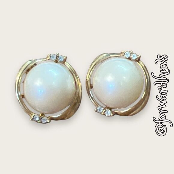 Vintage Faux Pearl Clip On Earrings With Rhinestone - Picture 1 of 8